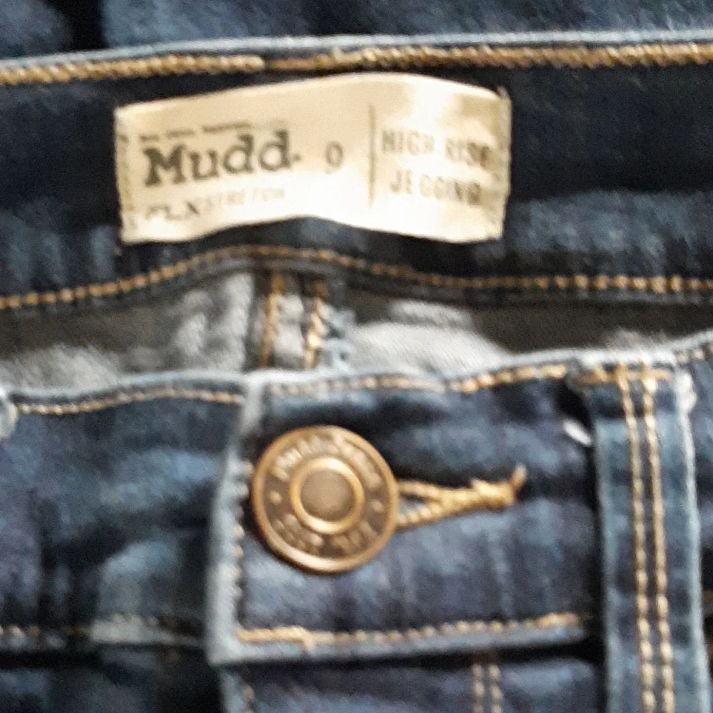 Mudd Distressed Jeans - Picture 3 of 3